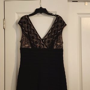 Adriana Papell size 12 black knee length dress